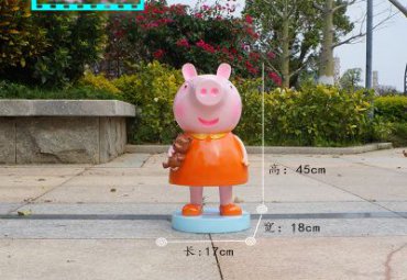 城市玻璃钢卡通小猪佩奇雕塑
