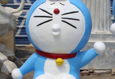小区玻璃钢哆啦A梦卡通雕塑