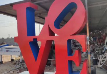 广场不锈钢love雕塑