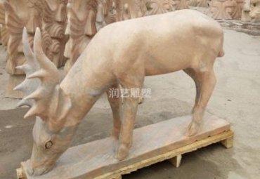 草坪石雕鹿动物雕塑