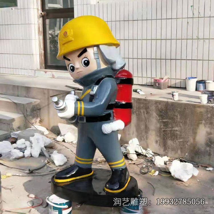 商场玻璃钢消防员人物雕塑 商场玻璃钢消防员人物雕塑