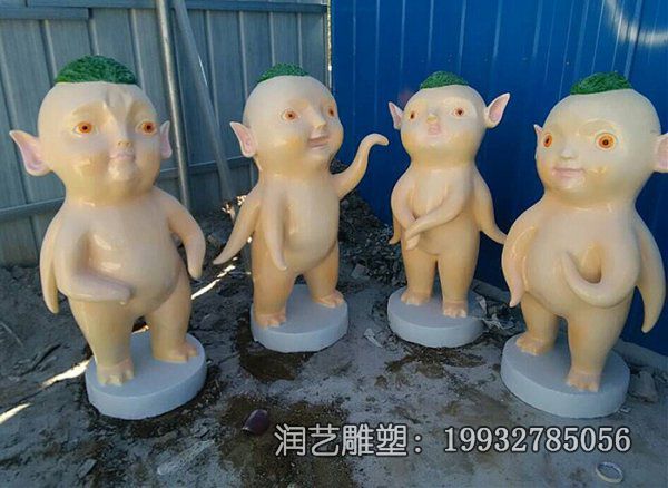 街道玻璃钢卡通胡巴雕塑 街道玻璃钢卡通胡巴雕塑