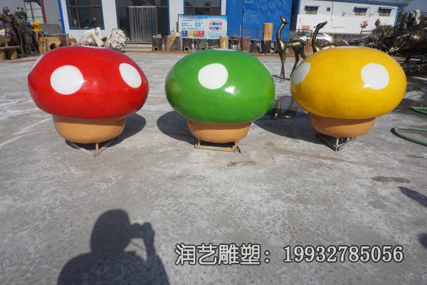 景区玻璃钢彩绘蘑菇雕塑 景区玻璃钢彩绘蘑菇雕塑