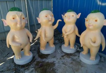 街道玻璃钢卡通胡巴雕塑