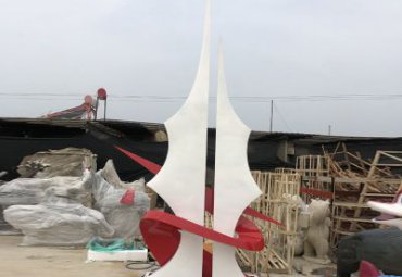 街道抽象不锈钢船雕塑