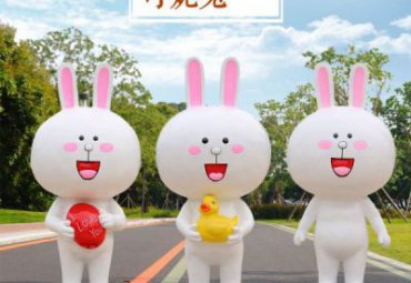 街道可妮兔玻璃钢景观雕塑
