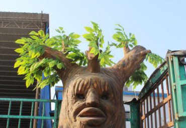 玻璃钢广场树景观雕塑