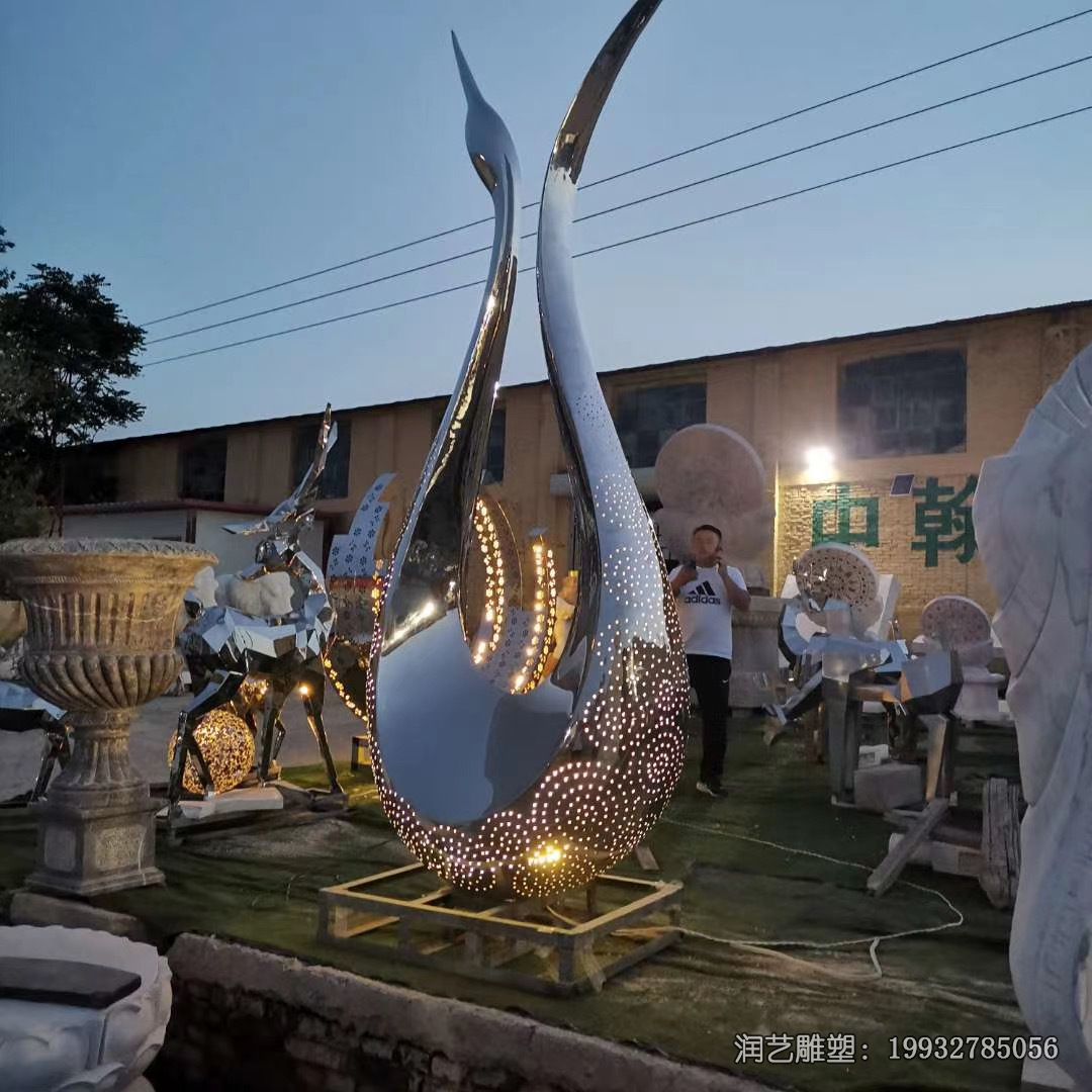 商业街不锈钢翅膀雕塑 商业街不锈钢翅膀雕塑