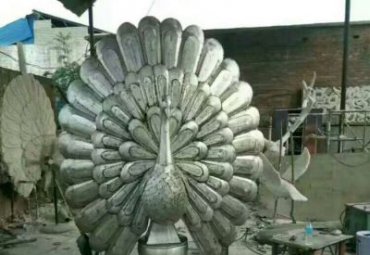 广场不锈钢孔雀雕塑