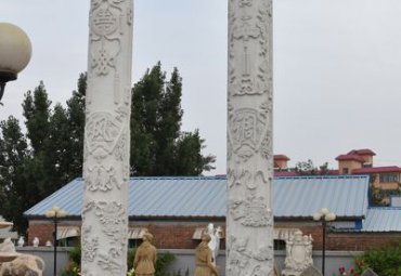 广场石雕龙柱雕塑