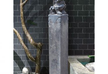 酒店拴马桩石雕