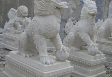 学校麒麟动物石雕