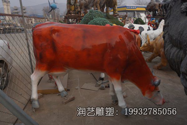 游乐场玻璃钢黄牛雕塑 游乐场玻璃钢黄牛雕塑