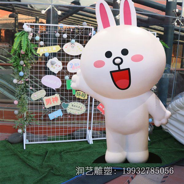 广场玻璃钢可妮兔雕塑 广场玻璃钢可妮兔雕塑