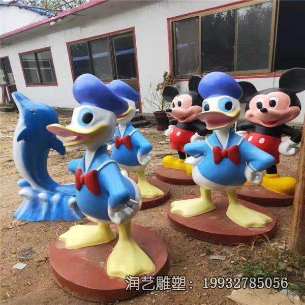 景区玻璃钢唐老鸭雕塑 景区玻璃钢唐老鸭雕塑