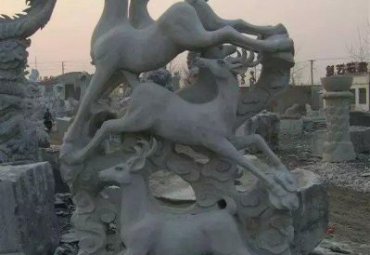 草坪石雕鹿动物雕塑