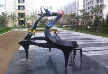 学校不锈钢乐器雕塑