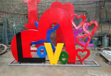 医院不锈钢love雕塑