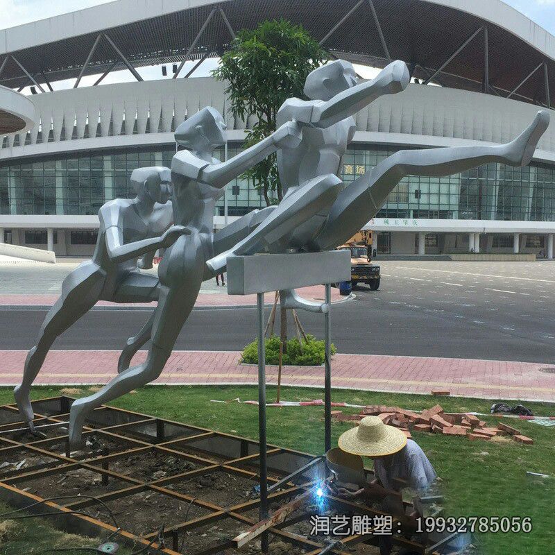 商业街不锈钢跨栏雕塑 商业街不锈钢跨栏雕塑