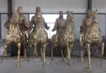 草坪铜雕骑马人物雕塑