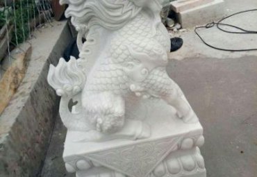 草坪石雕麒麟雕塑