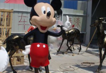 学校玻璃钢米奇雕塑