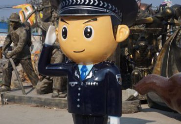 学校玻璃钢警察雕塑