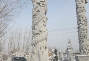 广场石雕龙柱雕塑