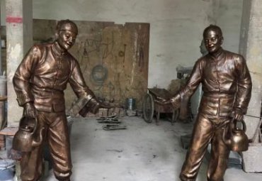街道铜雕店小二雕塑