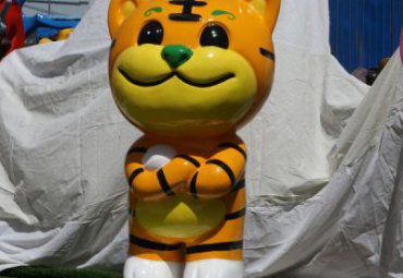 公园玻璃钢十二生肖雕塑