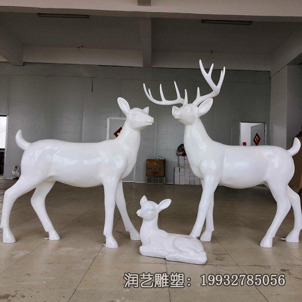 城市玻璃钢梅花鹿雕塑 城市玻璃钢梅花鹿雕塑