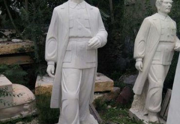医院石雕白求恩雕塑
