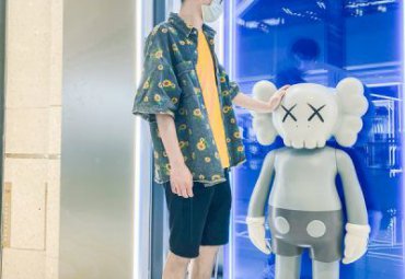 商场玻璃钢kwas雕塑