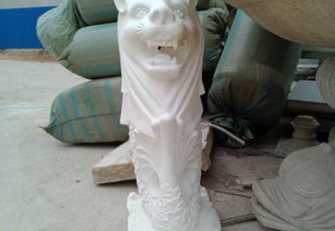 景区石雕鱼尾狮雕塑