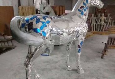 商场不锈钢马雕塑