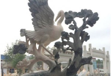 景区石雕仙鹤雕塑