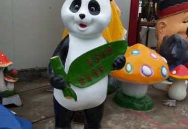 广场玻璃钢熊猫雕塑