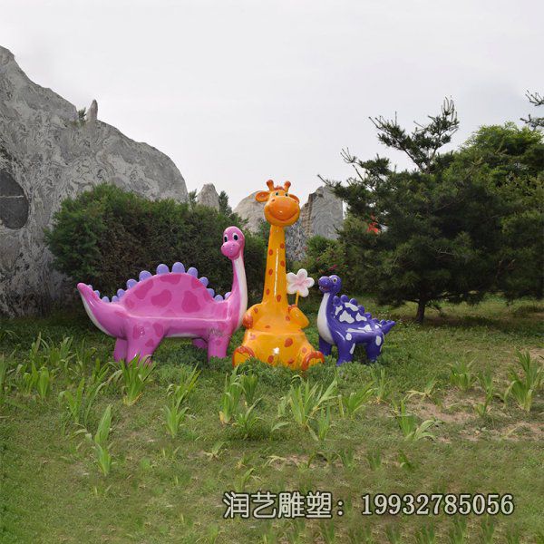 商业街玻璃钢桌凳雕塑 商业街玻璃钢桌凳雕塑