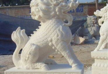 小区石雕麒麟雕塑