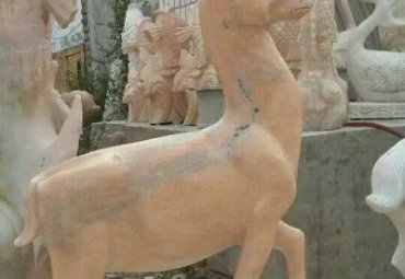 草坪石雕鹿动物雕塑
