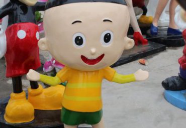 学校玻璃钢大头儿子雕塑