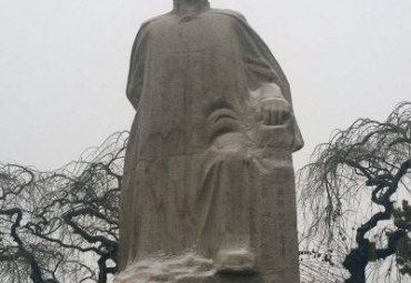 学校石雕林则徐雕塑
