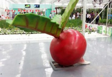 商业街玻璃钢萝卜雕塑