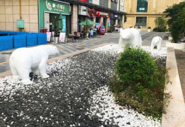 广场玻璃钢北极熊雕塑