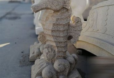 街道石雕海马雕塑