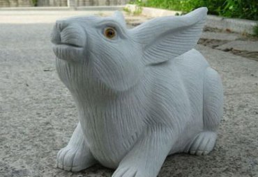 公园石雕兔子雕塑