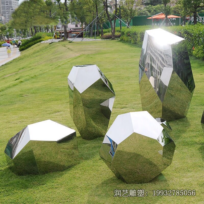 草坪不锈钢景观石雕塑 草坪不锈钢景观石雕塑
