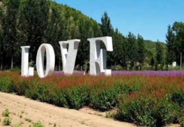 广场不锈钢love雕塑