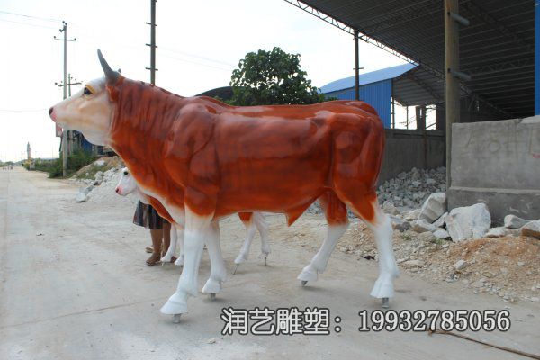 景区玻璃钢牛雕塑 景区玻璃钢牛雕塑