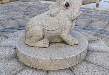 园林石雕青蛙雕塑
